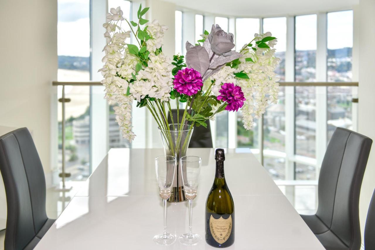 Just Stay Wales - Meridian Quay Penthouses Swansea Exteriér fotografie